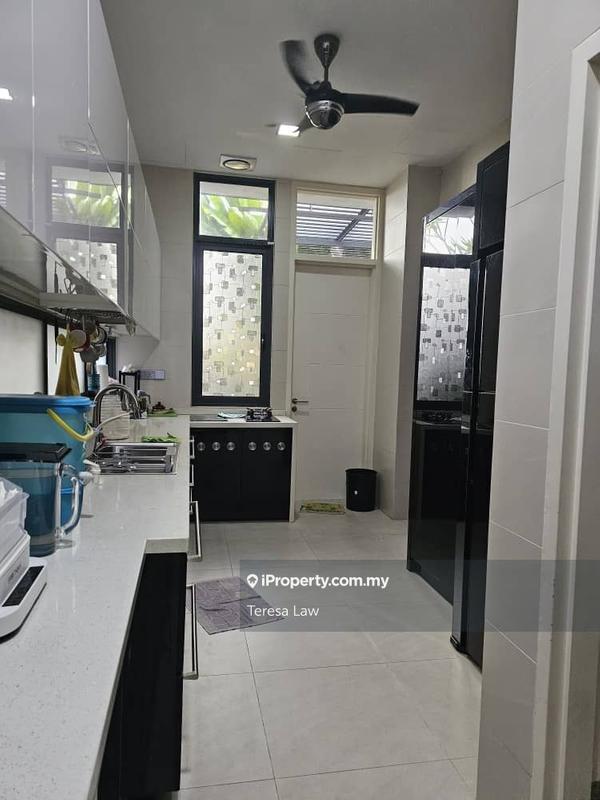 Rumah Berkembar untuk Dijual di Taman Equine, Seri Kembangan oleh Teresa Law - iProperty.com.my