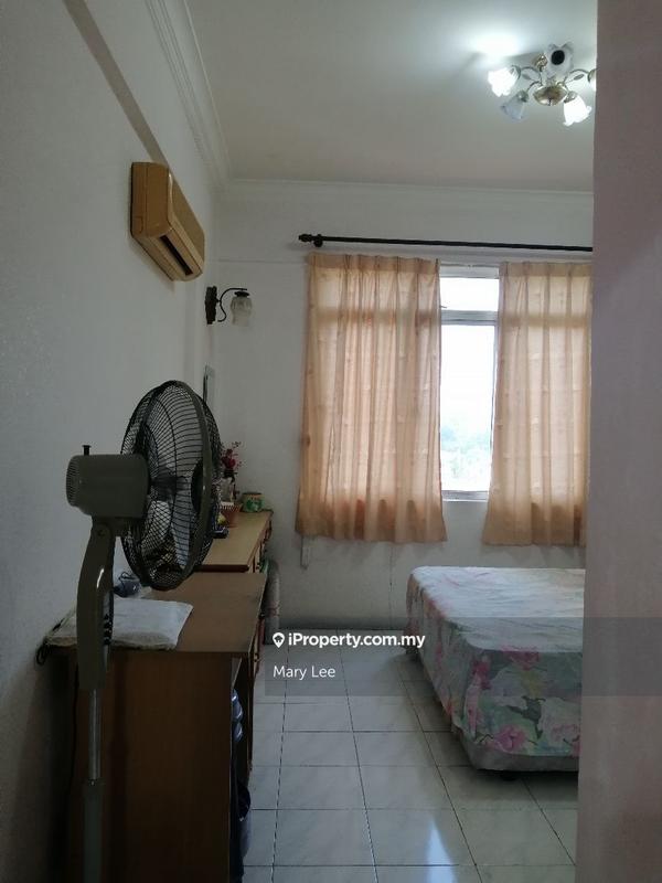 Apartment for Sale in Sinar Bukit Dumbar by Mary Lee - master bedroom - iProperty.com.my