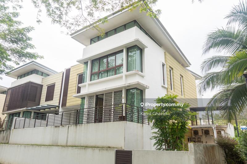 Semi-Detached House for Sale in LAKE VIEW Yara Twinvilla 2.5 Storey Semi-D House, Presint 8 by Kamil Ghazali - iProperty.com.my