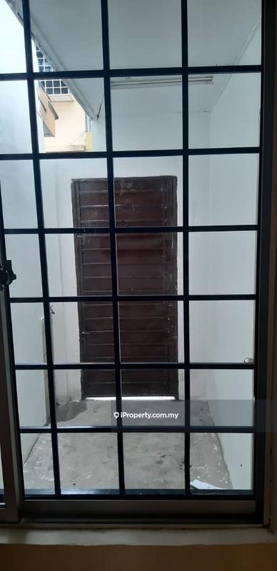 2-storey Terraced House for Sale in Taman Pinggiran Putra by Sutina - iProperty.com.my