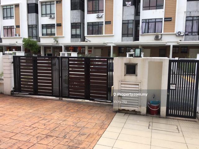Rumah Teres 2-Tingkat untuk Dijual di Taman Tasik Prima, Puchong oleh Vicky Ng - iProperty.com.my
