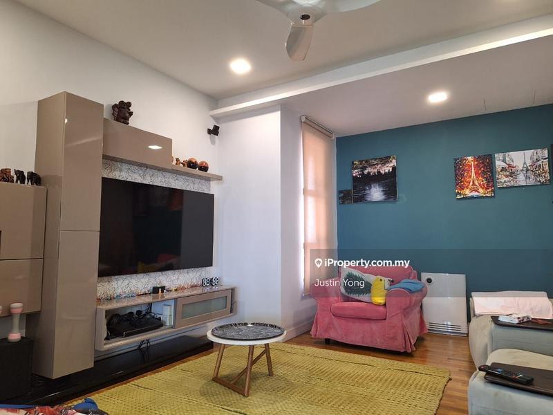 For Sale - Ara Hill Condominium