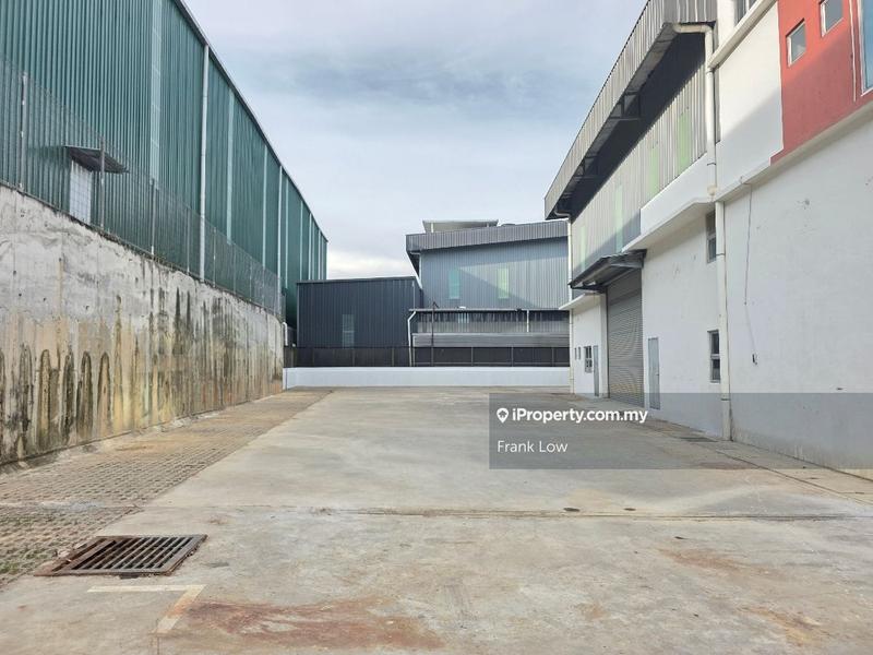 For Rent - RAWANG INTEGRATED, 3.5Storey SEMI-D FACTORY WITH LIFT, Approx 16K Sqft