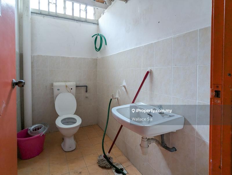 Kedai untuk Dijual di Taman Dato' Abdul Rashid Salleh, Beserah oleh Wallace Sia - iProperty.com.my