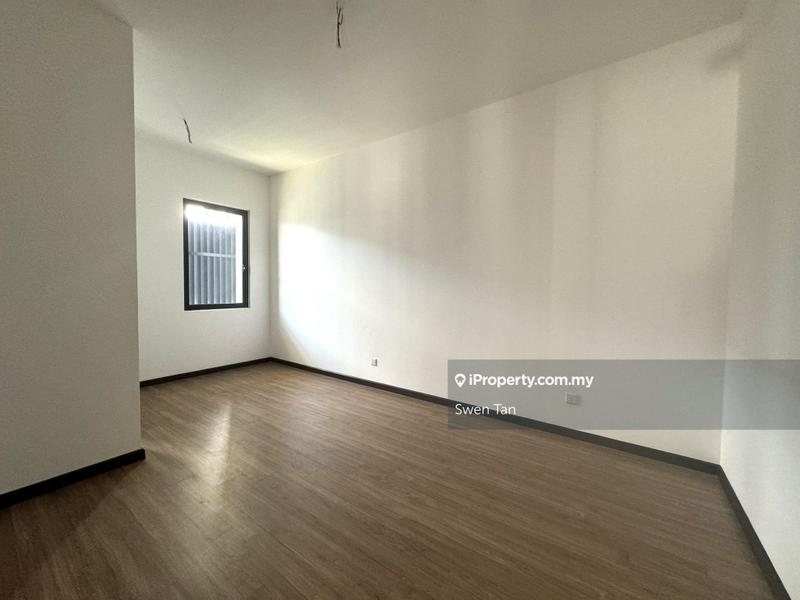 Rumah Berangkai 2 Tingkat untuk Dijual di Telok Panglima Garang, Selangor oleh Swen Tan - iProperty.com.my