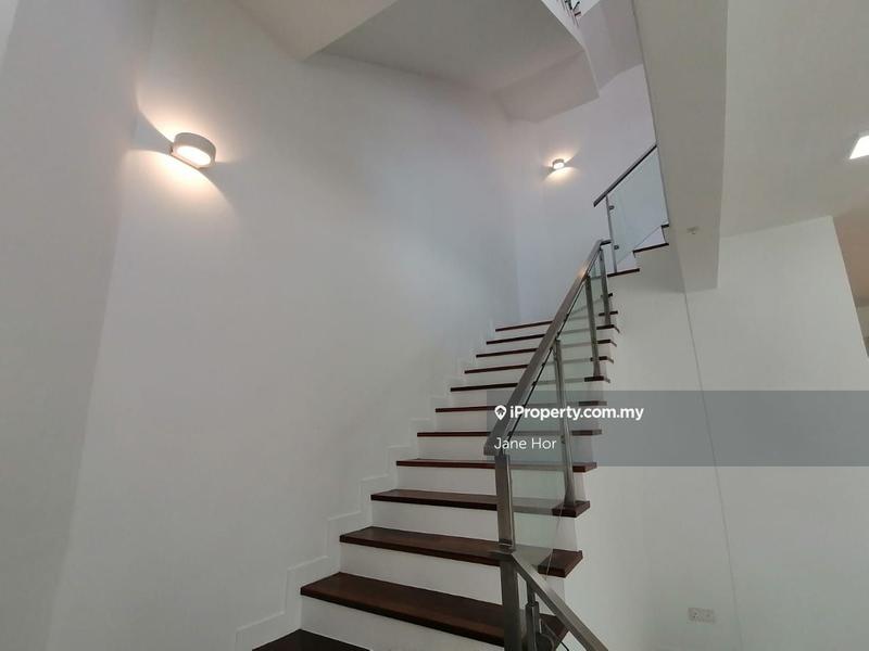 3-storey Terraced House for Sale in 16 Sierra, Puchong by Jane Hor - iProperty.com.my