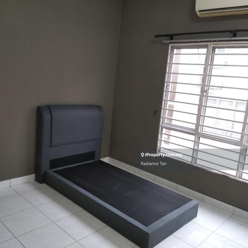 Townhouse for Sale in Kayu Ara, Selangor by Radiance Tan - iProperty.com.my