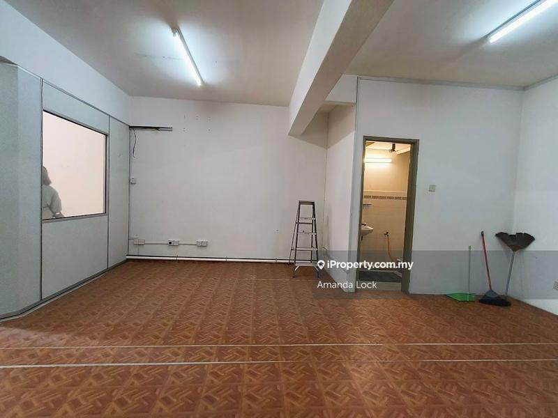Office for Sale in rd1px, Jalan Klang Lama (Old Klang Road) by Amanda Lock - iProperty.com.my