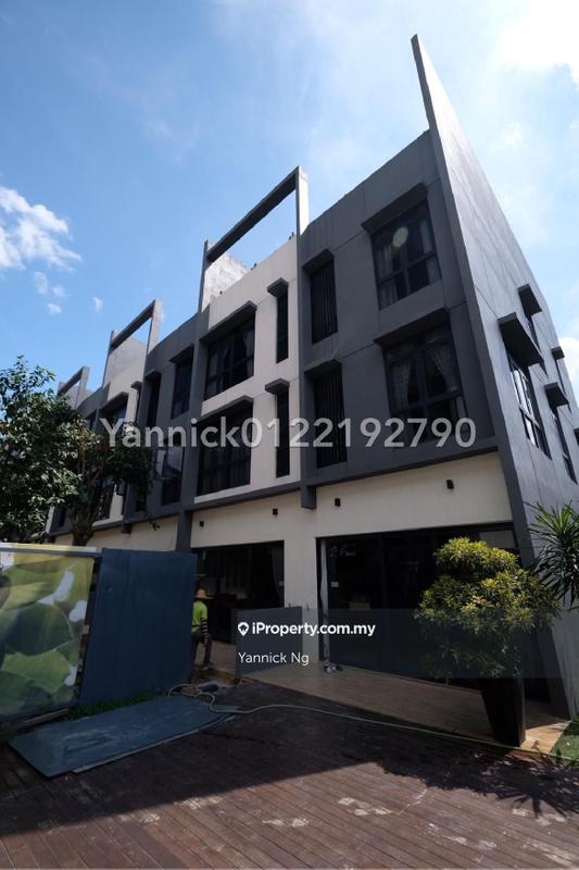 Townhouse for Sale in Seri Kembangan, Seri Kembangan by Yannick Ng - iProperty.com.my
