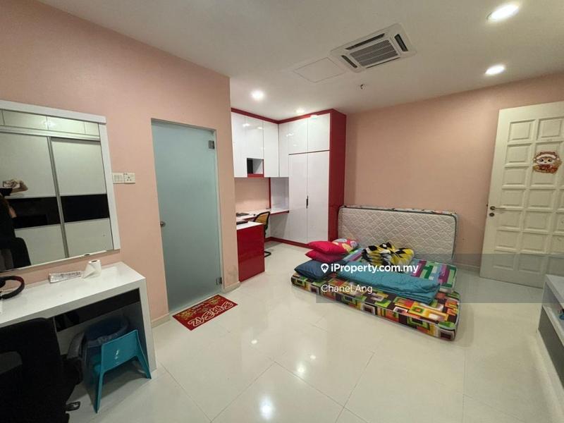 Rumah Berkembar untuk Dijual di Taman Molek, Johor Bahru oleh Chanel Ang - iProperty.com.my