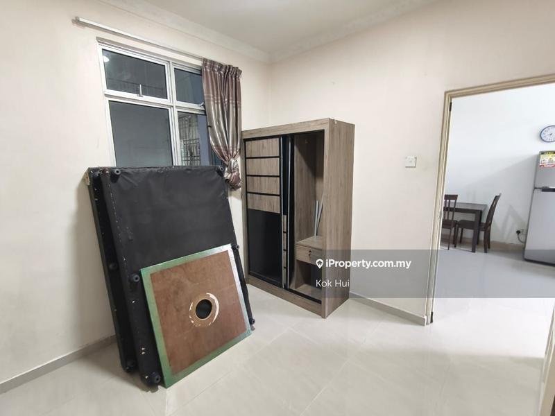 Apartment for Sale in Lake View Suites by Kok Hui - iProperty.com.my