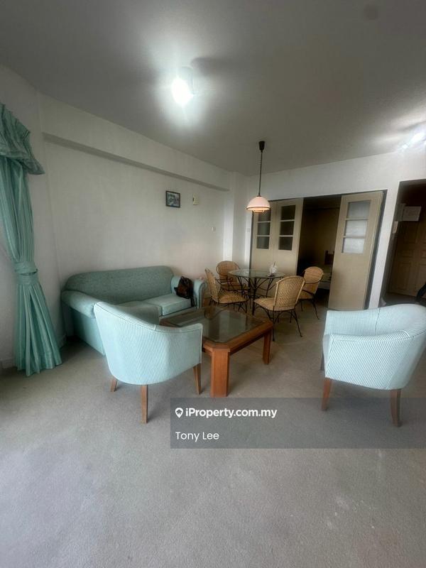 Apartment for Sale in Golden Hills Resort (Amber Court Apartment) by Tony Lee - Living Room - iProperty.com.my