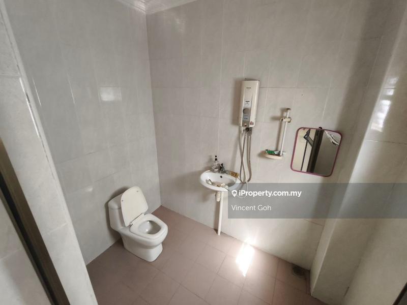 Rumah Berangkai 2.5 Tingkat untuk Dijual di Desa Latania, Shah Alam oleh Vincent Goh - iProperty.com.my
