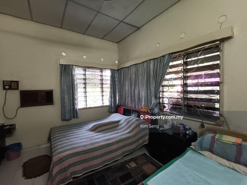 Bungalow House for Sale in Sunrise Park 11000 sqft, Kluang by Kim Seng - iProperty.com.my