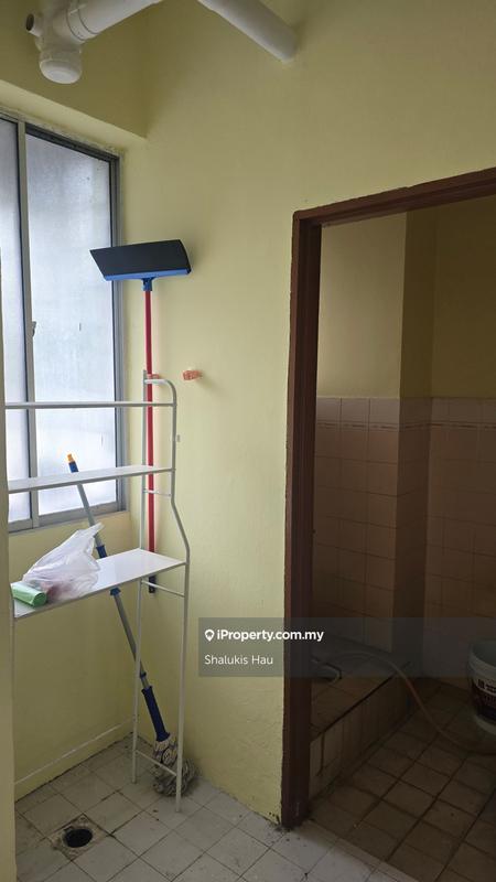 Rumah Pangsa untuk Dijual di Flat Dahlia oleh Shalukis Hau - iProperty.com.my