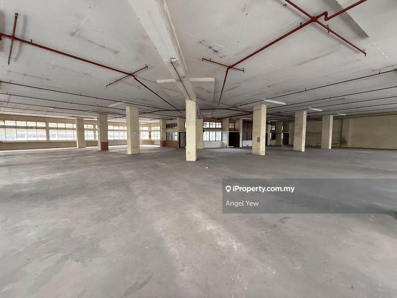 For Rent - Segambut warehouse with cargo lifts and dock levellers