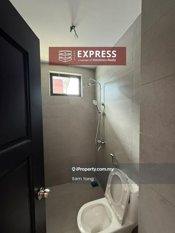 Rumah Teres 2-Tingkat untuk Dijual di Luak Bay, Miri oleh Sam Yong - Bathroom - iProperty.com.my