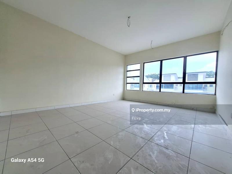 Rumah Teres 2-Tingkat untuk Dijual di Lakeside Residences, Puchong oleh Flora - iProperty.com.my