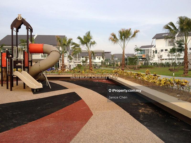 Rumah Berkembar untuk Dijual di Palmiera @ Kinrara Residence, Taman Damai Utama, Puchong oleh Janice Chen - iProperty.com.my