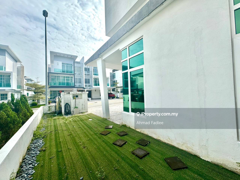 Rumah Berkembar untuk Dijual di Clover Garden Residence, Cyberjaya oleh Ahmad Fadlee - iProperty.com.my