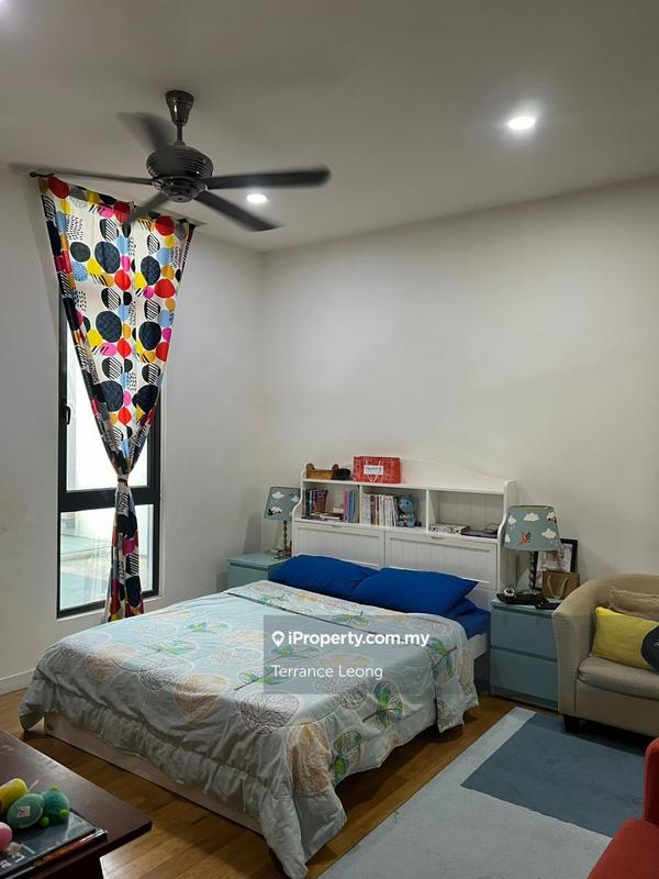 Rumah Teres 3-Tingkat untuk Dijual di Serdang, Seri Kembangan oleh Terrance Leong - iProperty.com.my