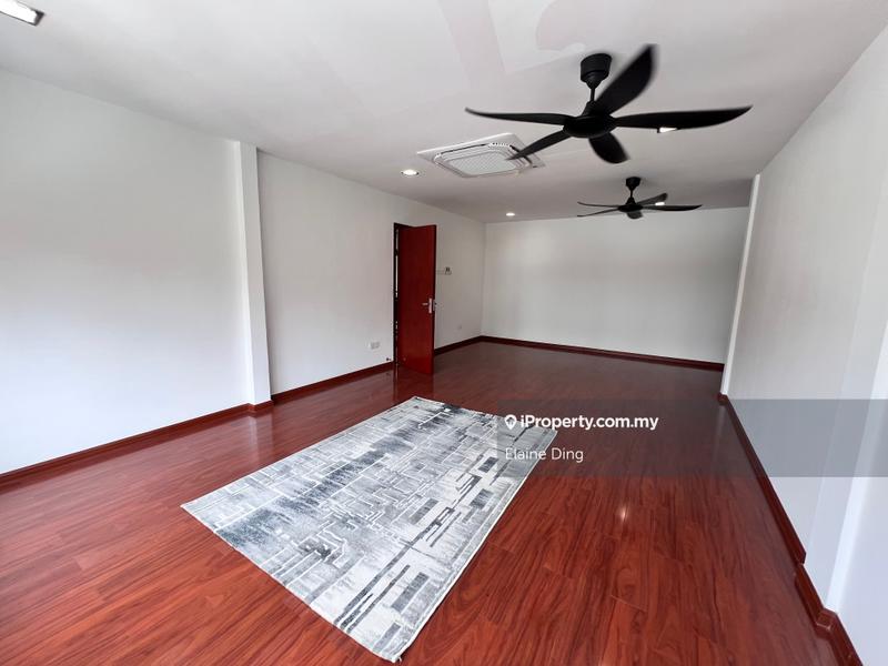 Bungalow House for Sale in Country Heights, Kajang by Elaine Ding - iProperty.com.my