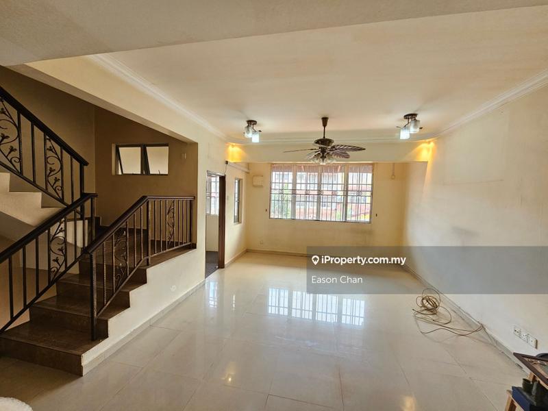 Rumah Teres 3-Tingkat untuk Dijual di Batu 9, Cheras oleh Eason Chan - iProperty.com.my