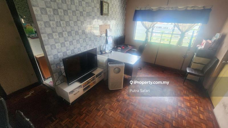 Flat for Sale in Flat PKNS Seksyen 8 by Putra Safari - iProperty.com.my