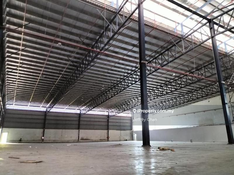 For Sale - Detached factory with wide land, heavy floor load, medium industry