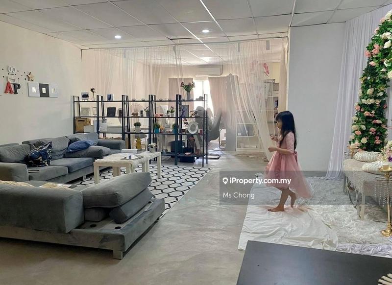 For Sale - Seria 88 Commercial Centre