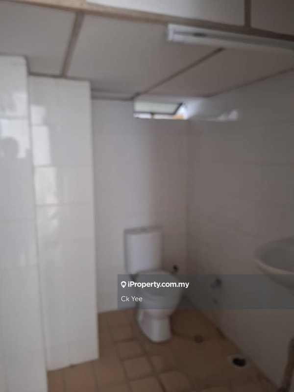 Condominium for Sale in Vista Komanwel B by Ck Yee - iProperty.com.my