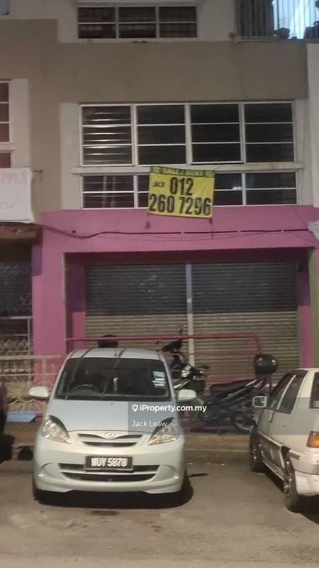 For Sale - Damansara Damai Plaza Suria 1st Floor Office Road Frontage