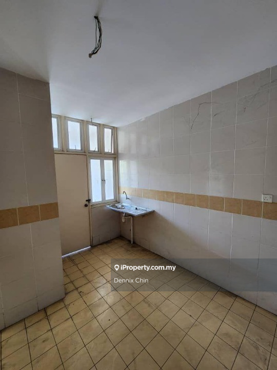 Rumah Berangkai 2 Tingkat untuk Dijual di Serdang, Seri Kembangan oleh Dennix Chin - iProperty.com.my