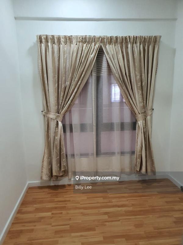 Kediaman Servis untuk Dijual di Suria Residence oleh Billy Lee - iProperty.com.my