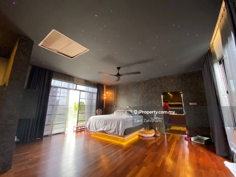 Bungalow House for Sale in Country Heights, Kajang by Zarif Zahisham - iProperty.com.my