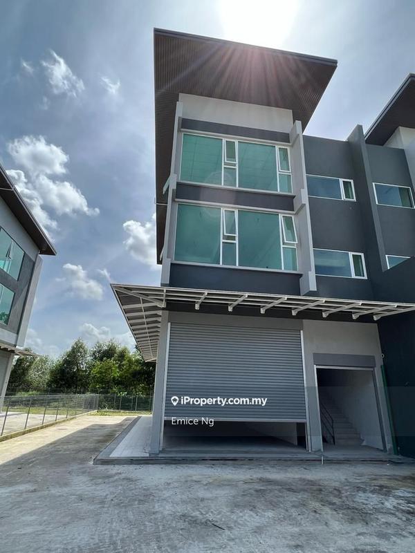 For Rent - Light warehouse | Angco | 3 storey | Roadside | Semi detached | Jalan Tuaran bypass | Warehouse