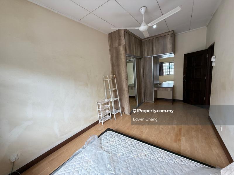 Rumah Berkembar untuk Dijual di Bandar Kinrara Seksyen 6, Bandar Kinrara oleh Edwin Chang - iProperty.com.my