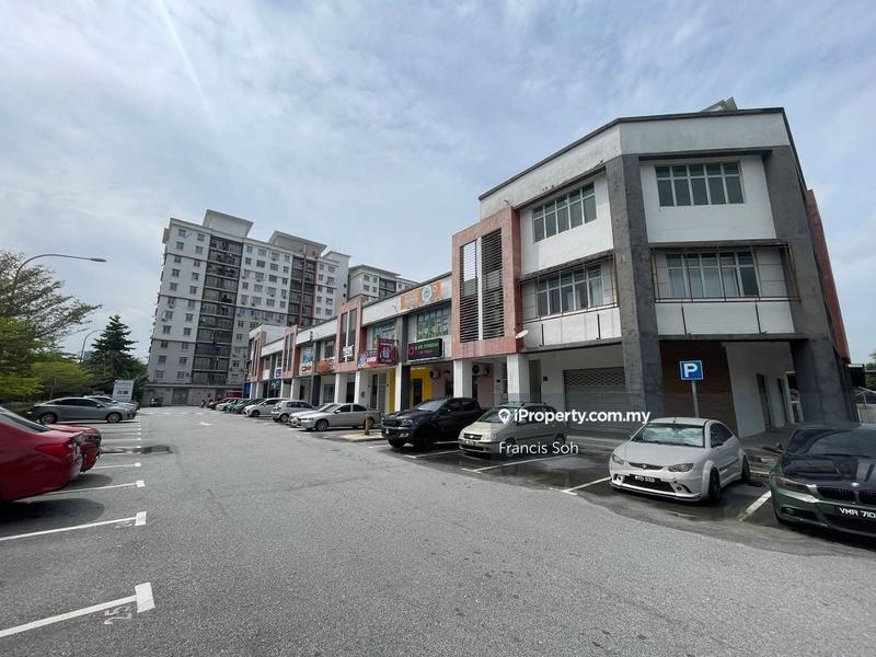 For Sale - Facing Main Road With Good Return, Presint 11