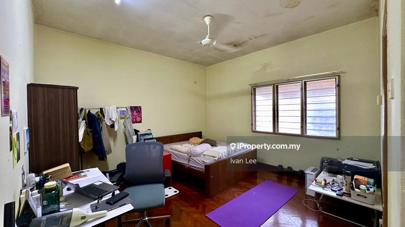 Bungalow House for Sale in Taman Paramount, Petaling Jaya by Ivan Lee - iProperty.com.my