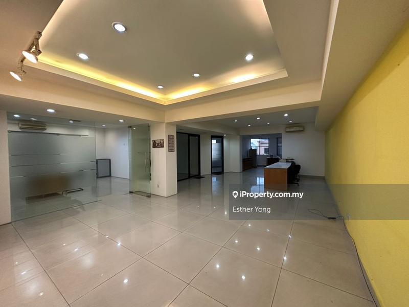 For Sale - Corner Shop-Office With Lift Cheras Business Centre