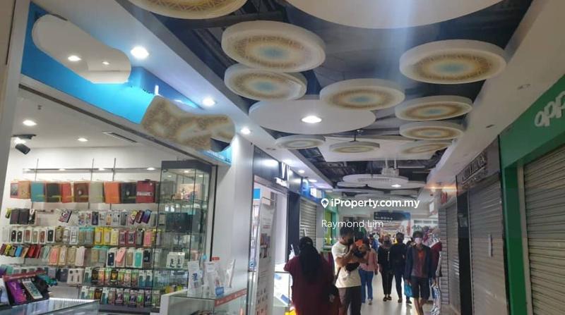 For Sale - Dataran Pahlawan Ground Floor Shopping Mall Lots
