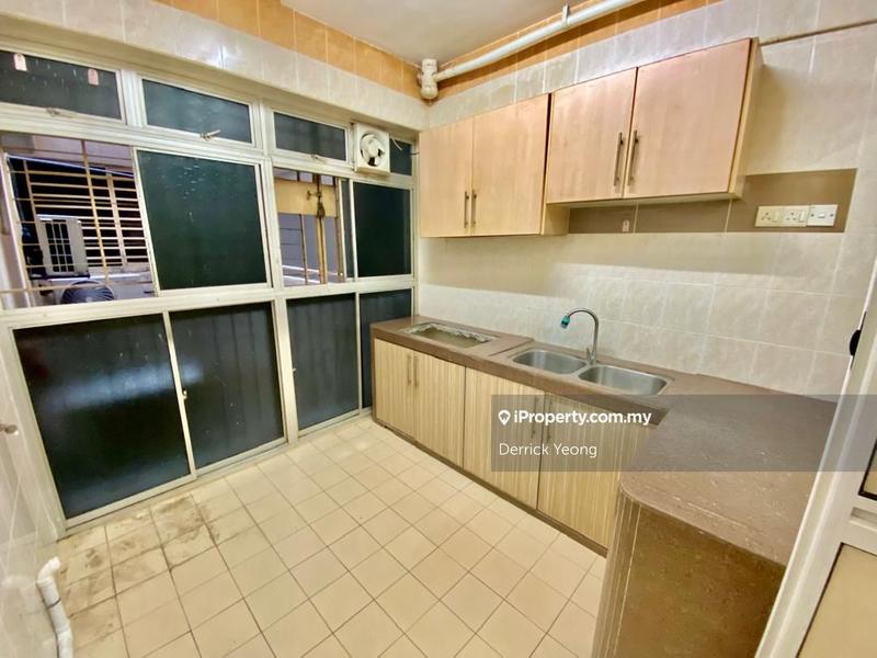 For Rent - Koi Tropika