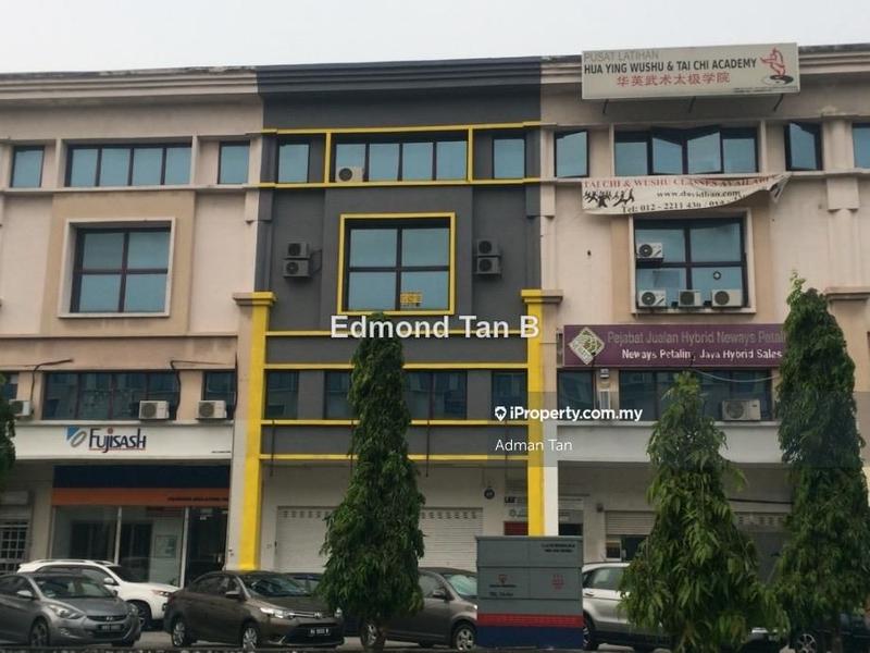 Shop / Office untuk Dijual di Petaling Jaya, Selangor oleh Adman Tan - iProperty.com.my