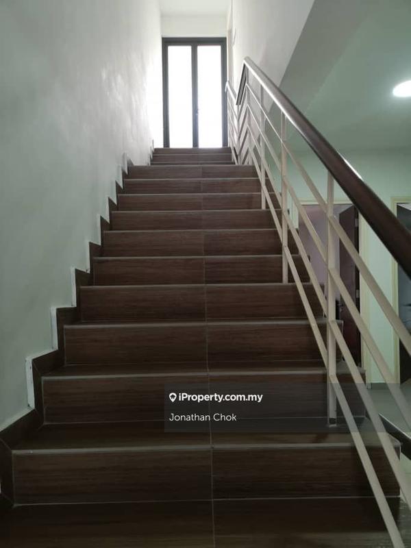 Rumah Berangkai 3 Tingkat untuk Dijual di Taman Puncak Jalil, Seri Kembangan oleh Jonathan Chok - iProperty.com.my