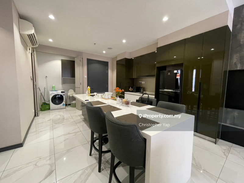 For Sale - 8 Kia Peng