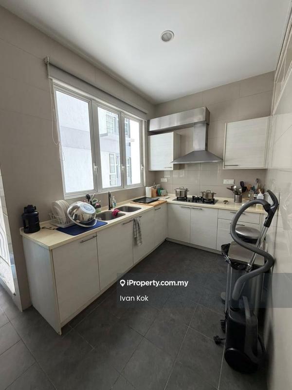 Kondominium untuk Dijual di 9 Bukit Utama Condominium oleh Ivan Kok - Kitchen - iProperty.com.my