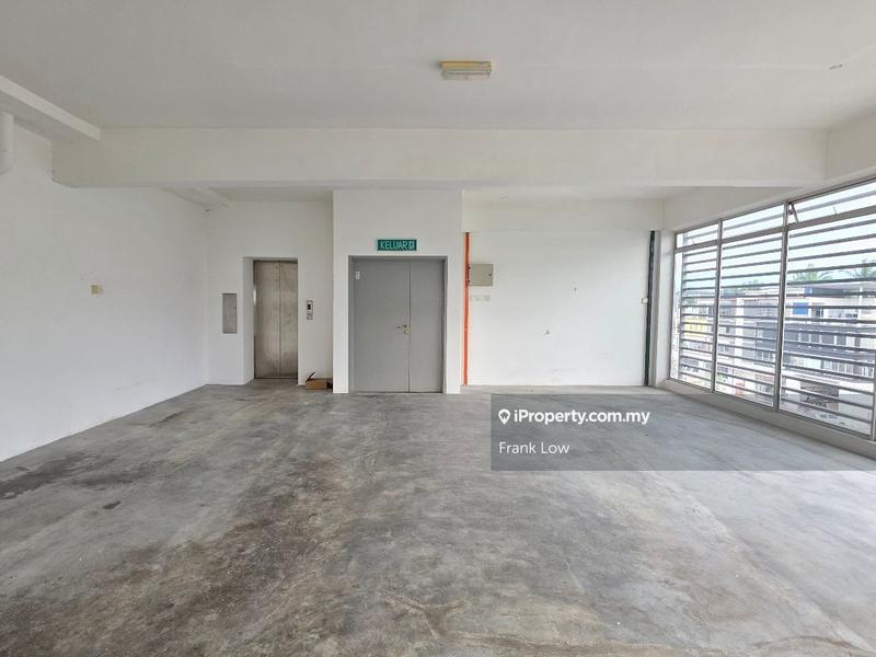 For Rent - INDUSTRI NAUTICAL, 928 CORPORATE PARK, 3.5STY SEMI-D FACTORY WITH LIFT,