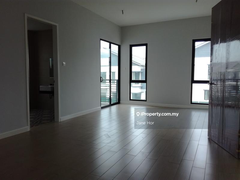 Rumah Berangkai 3 Tingkat untuk Dijual di 16 Sierra, Puchong oleh Jane Hor - iProperty.com.my
