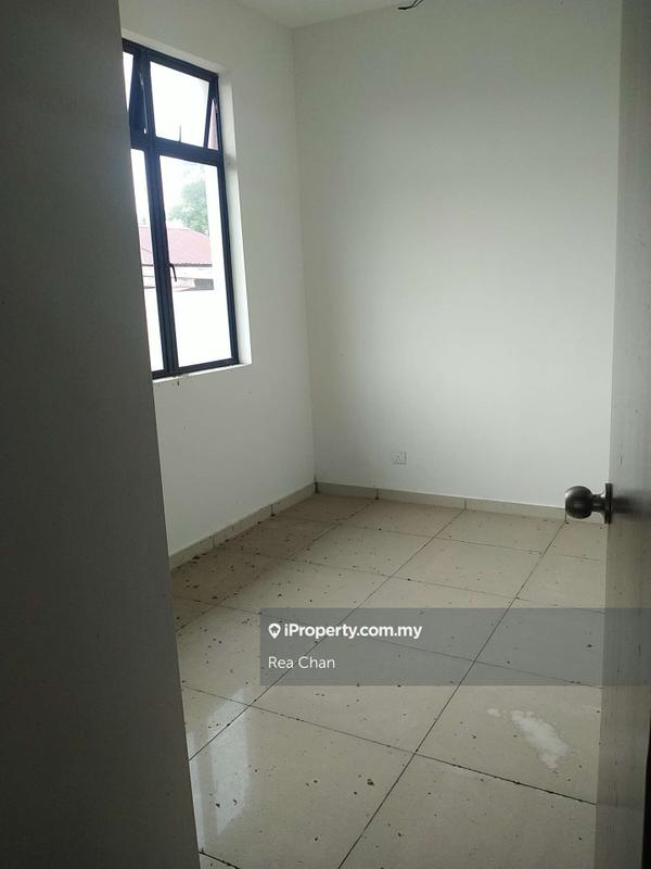 Rumah Berkembar untuk Dijual di Taman Seri Tanjong Gelam, Tanjong Kling oleh Rea Chan - iProperty.com.my