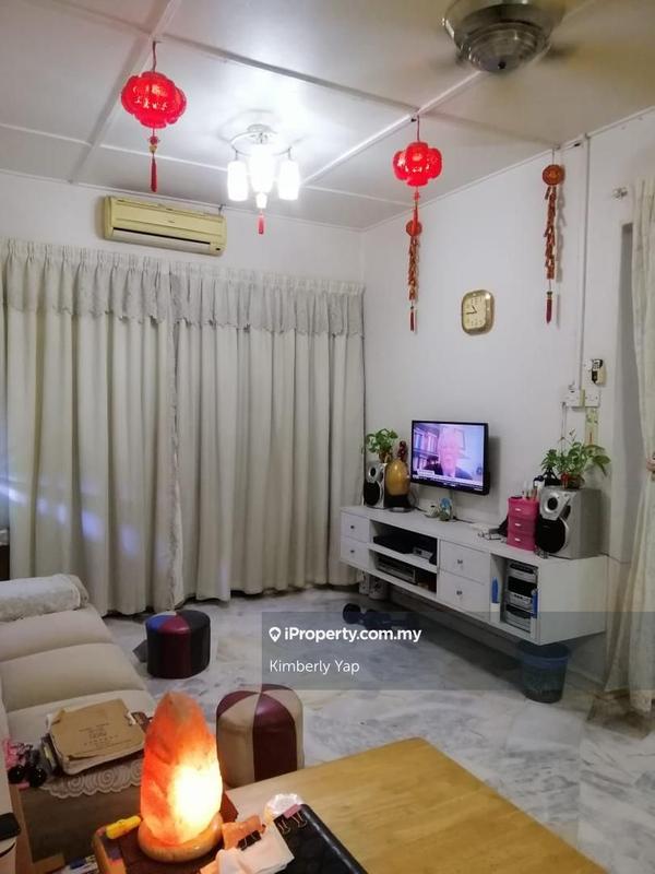 For Sale - 1K Tricourt